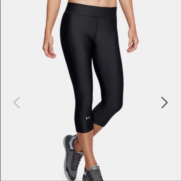 Under Armour Pants - HeatGear Under Armour Capris in Black